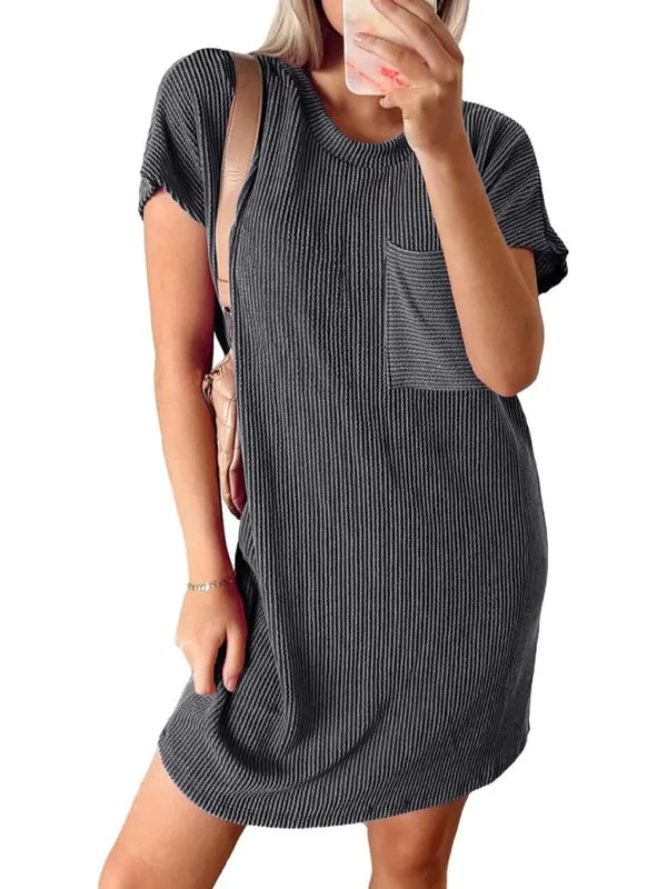 Casual contrasting wavy striped short-sleeved pocket dress