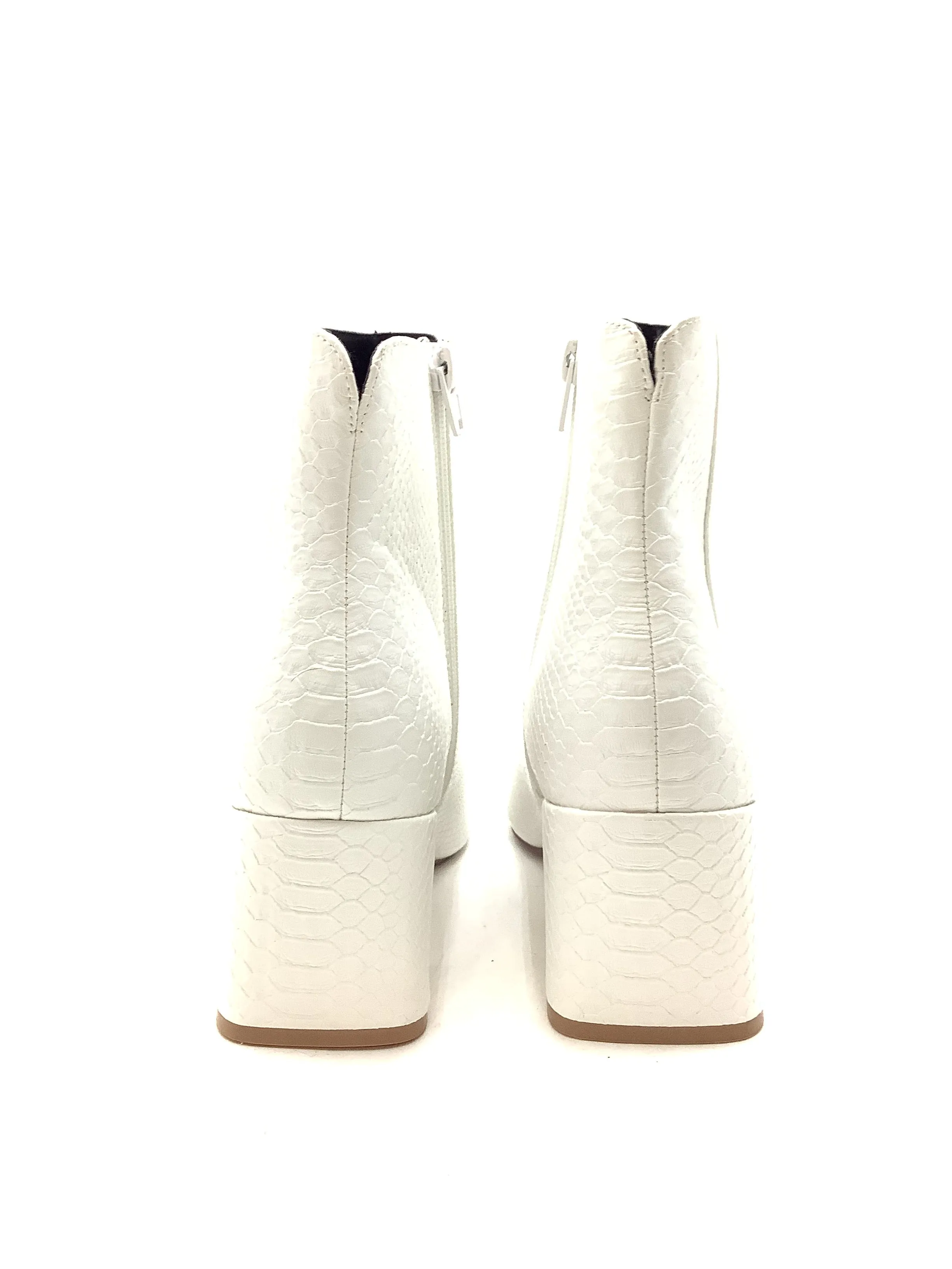 Chinese Laundry Women's Booties White Faux Leather Size: 8