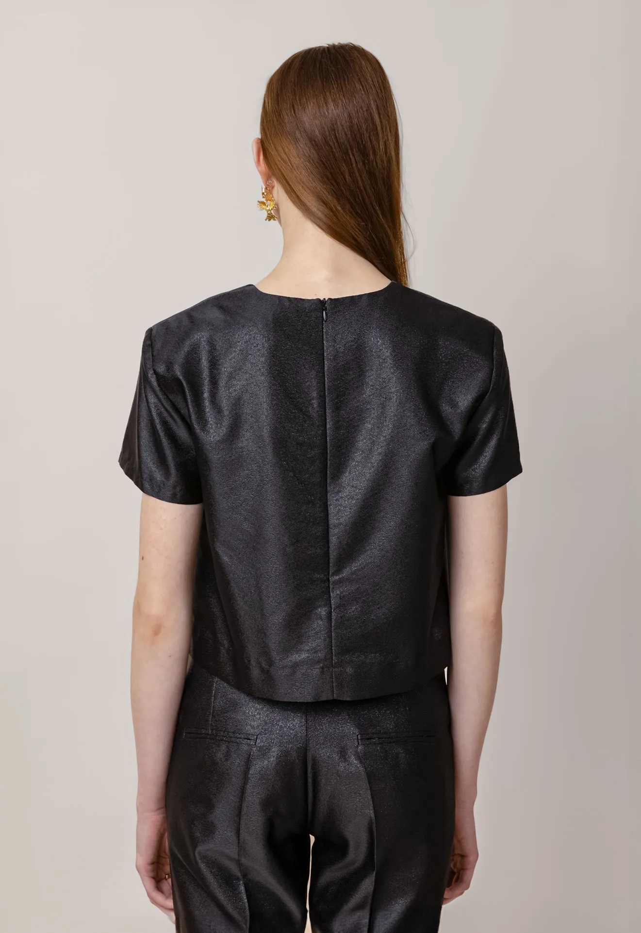 KAAMOS short sleeved shirt in shimmering black