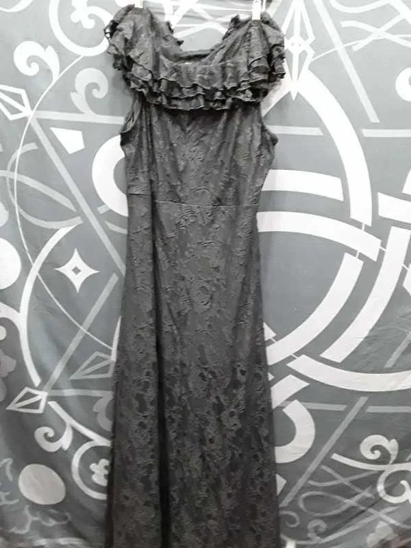 Vampire's Ball Maxi Dress [PLUS] Resurrect